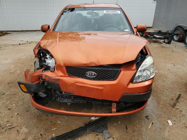 KNADE123986332525 - 2008 KIA RIO BASE ORANGE photo 5