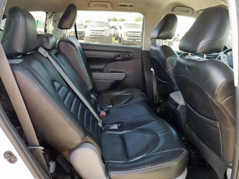 5TDZZRAH9LS002014 - 2020 TOYOTA HIGHLANDER L 白色 照片 11