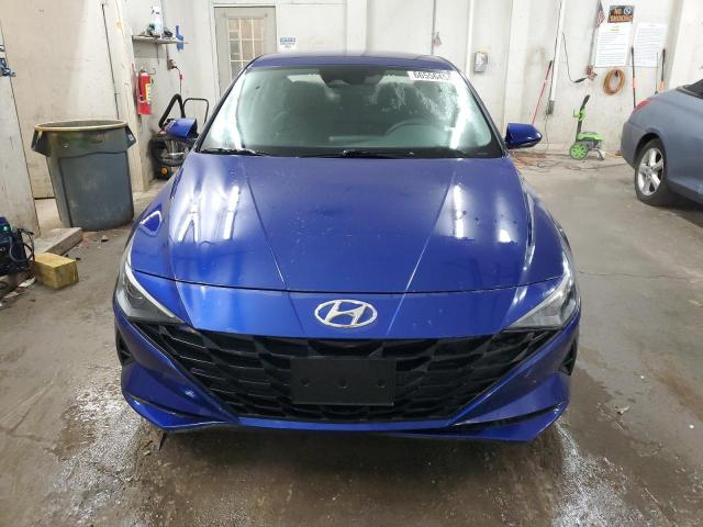 5NPLL4AG6MH052670 - 2021 HYUNDAI ELANTRA SE BLUE photo 5