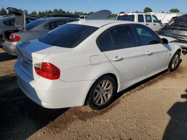 WBAVA37537NE28812 - 2007 BMW 328 I WHITE photo 3