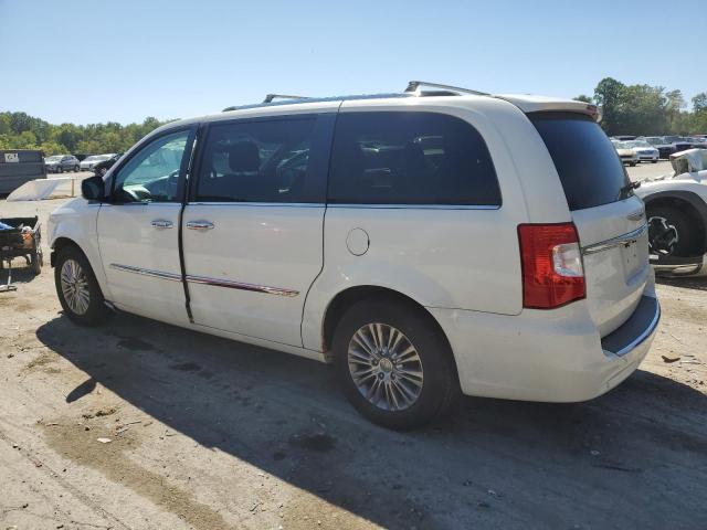 2A4RR6DG9BR609372 - 2011 CHRYSLER TOWN & COU LIMITED WHITE photo 2