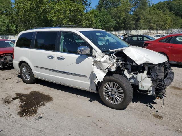 2A4RR6DG9BR609372 - 2011 CHRYSLER TOWN & COU LIMITED WHITE photo 4