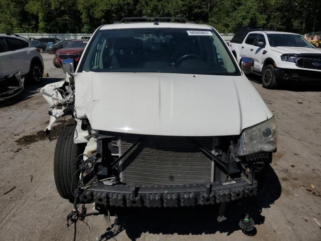 2A4RR6DG9BR609372 - 2011 CHRYSLER TOWN & COU LIMITED WHITE photo 5