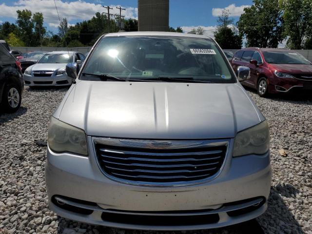2C4RC1CG3CR125324 - 2012 CHRYSLER TOWN & COU TOURING L SILVER photo 5