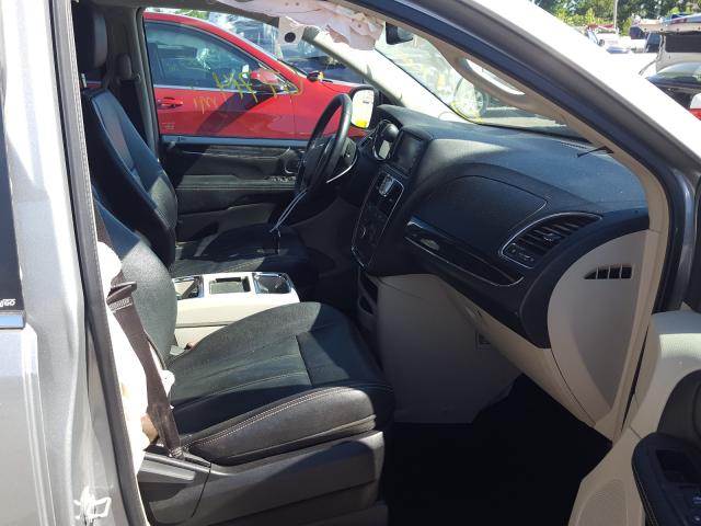 2C4RC1BG0DR821691 - 2013 CHRYSLER TOWN & COU TOURING SILVER photo 5