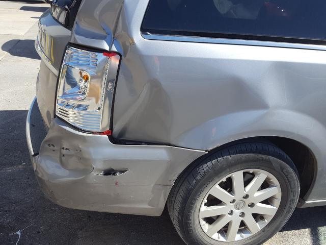 2C4RC1BG0DR821691 - 2013 CHRYSLER TOWN & COU TOURING SILVER photo 9