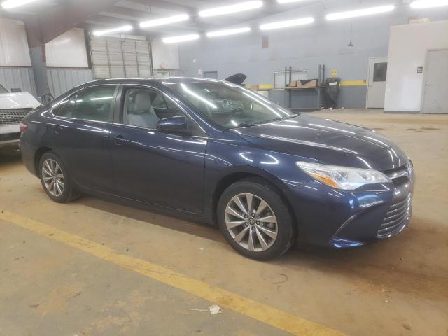 4T1BK1FK8HU585296 - 2017 TOYOTA CAMRY XSE BLUE photo 4