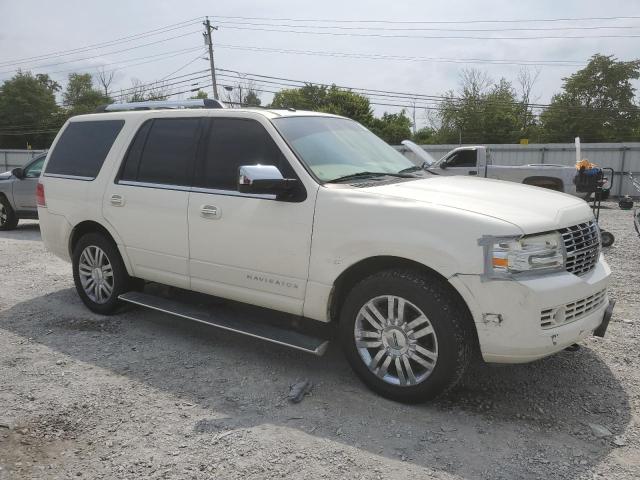 5LMFU28548LJ09316 - 2008 LINCOLN NAVIGATOR WHITE photo 4