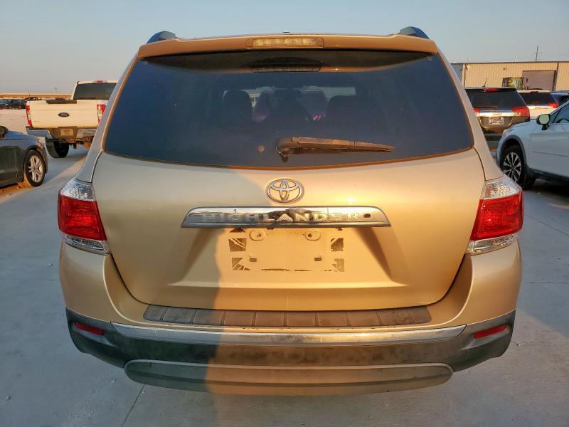 5TDZK3EH2BS042879 - 2011 TOYOTA HIGHLANDER BASE GOLD photo 6