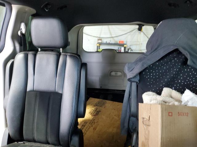 2C4RDGCG8JR266029 - 2018 DODGE GRAND CARAVAN SXT SILVER photo 10