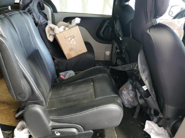 2C4RDGCG8JR266029 - 2018 DODGE GRAND CARAVAN SXT SILVER photo 11