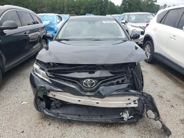 4T1B11HK4JU609261 - 2018 TOYOTA CAMRY L BLACK photo 5