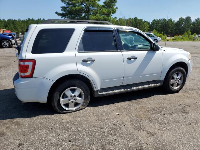 1FMCU0DG5AKD27679 - 2010 FORD ESCAPE XLT WHITE photo 3
