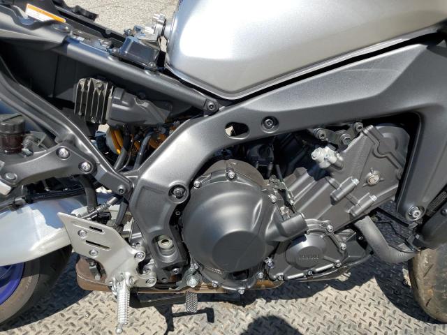 JYARN72Y2PA000506 - 2023 YAMAHA MT09 DC TWO TONE photo 5