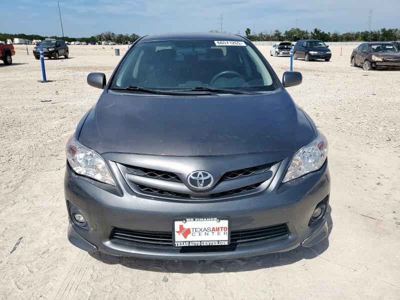 5YFBU4EE4DP084716 - 2013 TOYOTA COROLLA BASE رمادي صورة 5