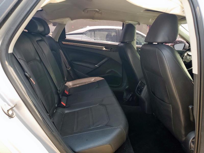 1VWGT7A36HC077812 - 2017 VOLKSWAGEN PASSAT SE SILVER photo 10