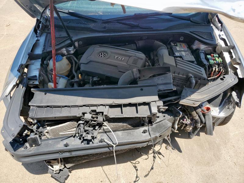 1VWGT7A36HC077812 - 2017 VOLKSWAGEN PASSAT SE SILVER photo 11