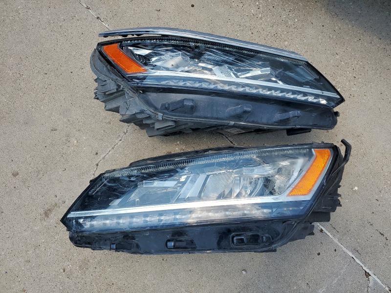 1VWGT7A36HC077812 - 2017 VOLKSWAGEN PASSAT SE SILVER photo 12