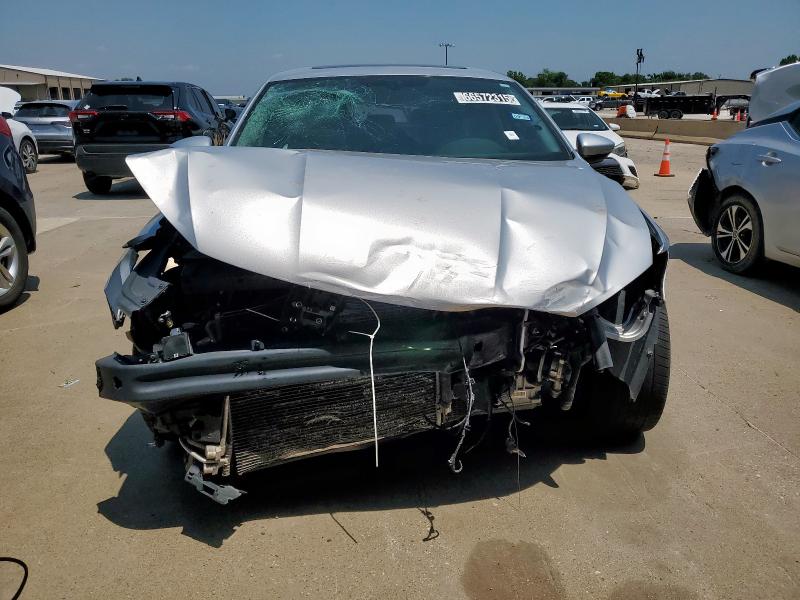 1VWGT7A36HC077812 - 2017 VOLKSWAGEN PASSAT SE SILVER photo 5