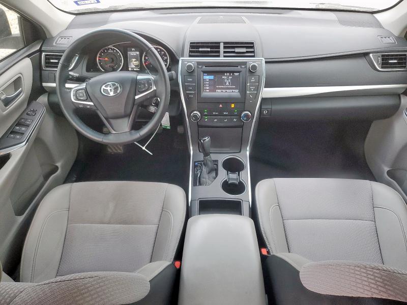 4T1BF1FK1HU308865 - 2017 TOYOTA CAMRY LE SILVER photo 8