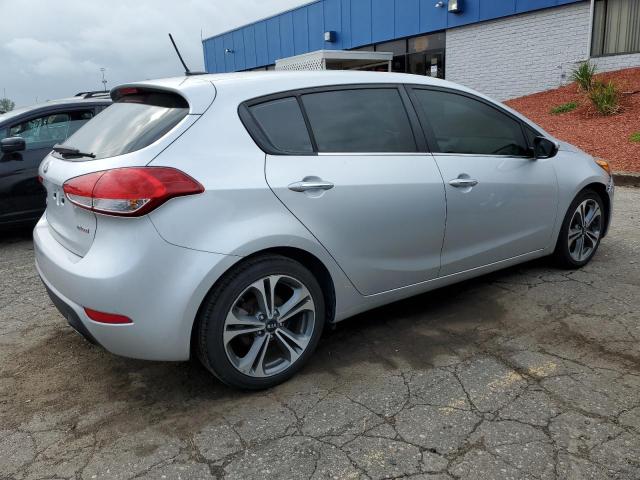 KNAFX5A81G5626366 - 2016 KIA FORTE EX SILVER photo 3