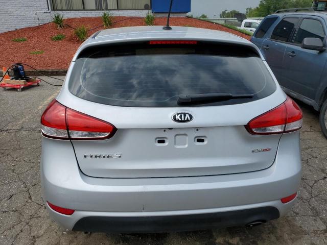 KNAFX5A81G5626366 - 2016 KIA FORTE EX SILVER photo 6