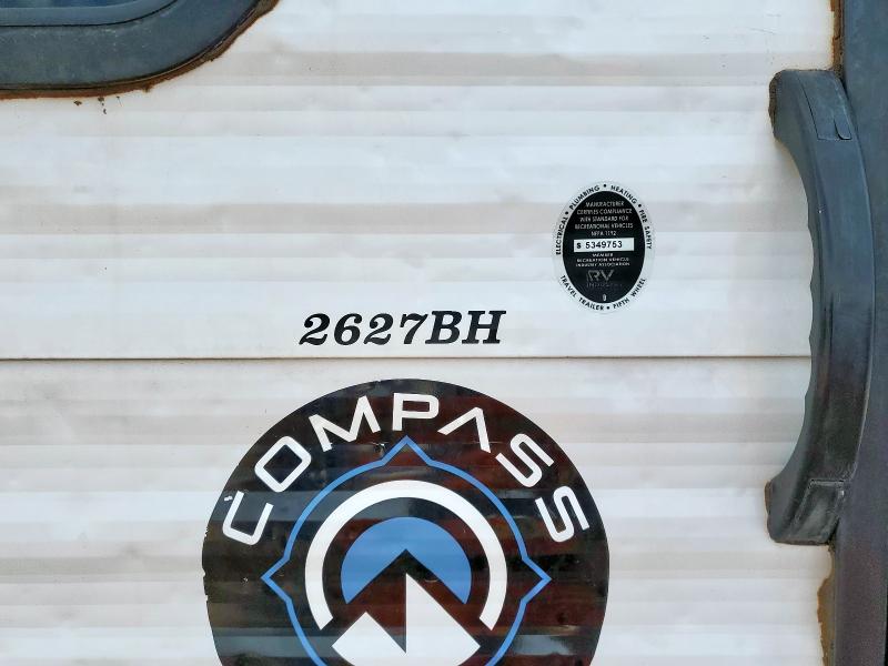 4YDT26222KH950077 - 2019 KEYSTONE TRAILER TWO TONE photo 8