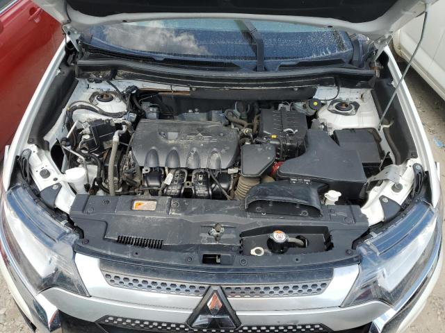 JA4AZ3A35KZ004767 - 2019 MITSUBISHI OUTLANDER SE WHITE photo 12