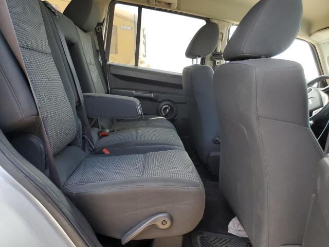 1J4RG4GKXAC130069 - 2010 JEEP COMMANDER SPORT Argent photo 11