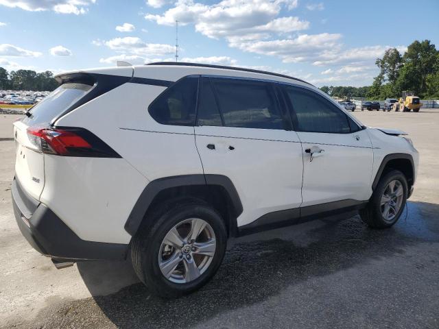 2T3W1RFV8RW312252 - 2024 TOYOTA RAV4 XLE WHITE photo 3