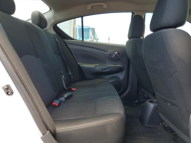 3N1CN7AP3KL832556 - 2019 NISSAN VERSA S 白色 照片 10