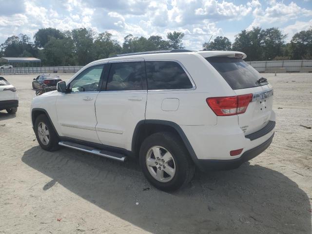 1C4RJEAG3DC519500 - 2013 JEEP GRAND CHER LAREDO WHITE photo 2