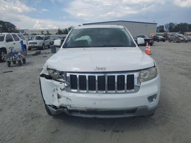 1C4RJEAG3DC519500 - 2013 JEEP GRAND CHER LAREDO WHITE photo 5