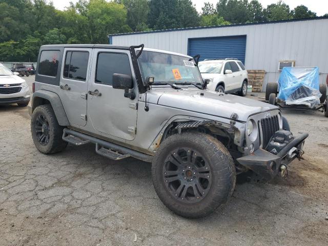 1C4BJWDG4HL690488 - 2017 JEEP WRANGLER U SPORT ვერცხლისფერი ფოტო 4