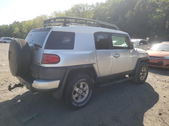 JTEBU11FX70006044 - 2007 TOYOTA FJ CRUISER SILVER photo 3