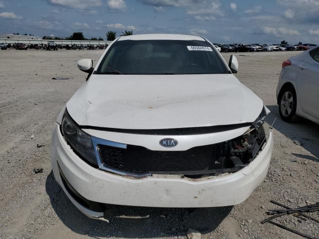 KNAGM4A75C5280038 - 2012 KIA OPTIMA LX WHITE photo 5