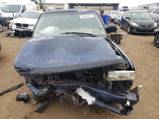 1GCDT19W9Y8133357 - 2000 CHEVROLET S TRUCK S10 BLUE photo 5