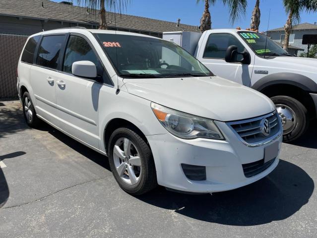 2V4RW3DG9BR641970 - 2011 VOLKSWAGEN ROUTAN SE WHITE photo 1