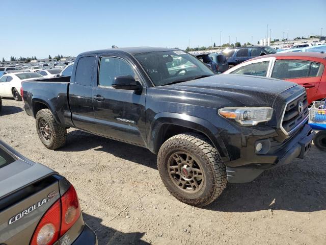5TFSZ5AN0HX054262 - 2017 TOYOTA TACOMA ACCESS CAB შავი ფოტო 4