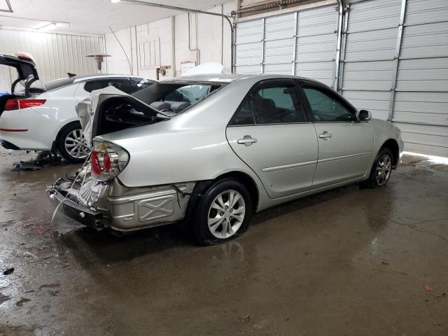 4T1BE32K75U956890 - 2005 TOYOTA CAMRY LE SILVER photo 3