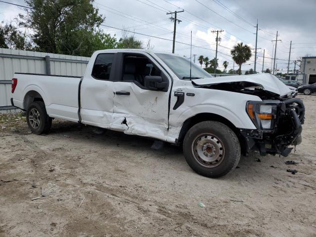 1FTEX1CP9PKD00375 - 2023 FORD F150 SUPER CAB WHITE photo 4