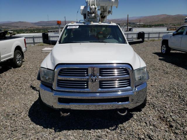 3C7WRNBL3DG526566 - 2013 RAM 5500 白色 照片 5