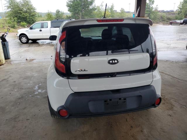 KNDJN2A24G7328413 - 2016 KIA SOUL WHITE photo 6