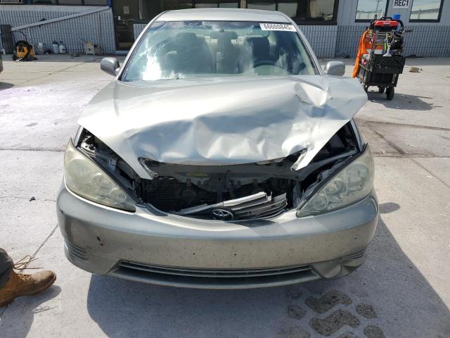 4T1BE32K75U978212 - 2005 TOYOTA CAMRY LE GRAY photo 5