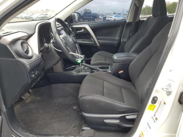 JTMRFREV7HJ108815 - 2017 TOYOTA RAV4 XLE WHITE photo 7