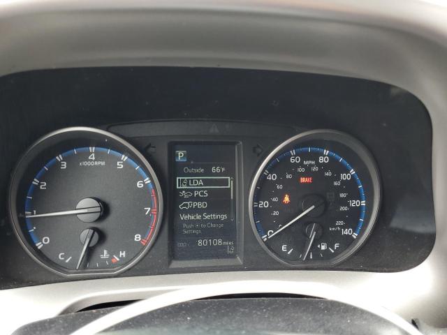 JTMRFREV7HJ108815 - 2017 TOYOTA RAV4 XLE WHITE photo 9