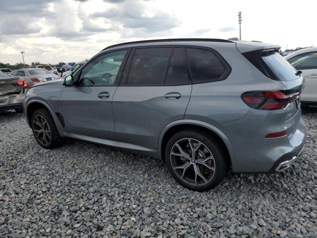 5UX43EU02S9Z97001 - 2025 BMW X5 XDRIVE50E GRAY photo 2