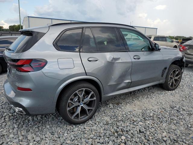 5UX43EU02S9Z97001 - 2025 BMW X5 XDRIVE50E GRAY photo 3