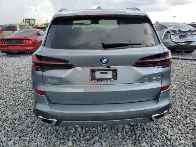 5UX43EU02S9Z97001 - 2025 BMW X5 XDRIVE50E GRAY photo 6