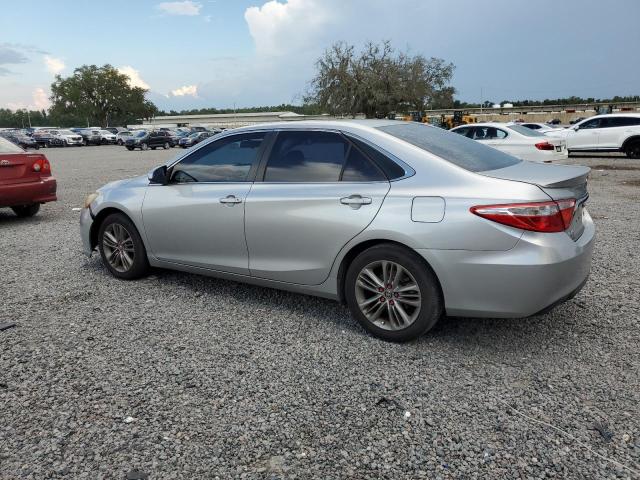 4T1BF1FK0FU491060 - 2015 TOYOTA CAMRY LE SILVER photo 2